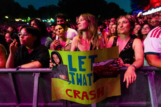 CMAT live at Vodafone Stage during Vodafone Paredes de Coura in Paredes de Coura, Portugal - 12 AUG 2026. Fans seen during the concerto of the Irish singe r songwriter, Ciara Mary?Alice Thompson aka CMAT seen performing on the Vodafone Stage during Vodafone Paredes de Coura. Paredes de Coura Portugal Copyright: xDiogoxBaptistax xSOPAxImagesx DB_CMAT20260812PDC_018