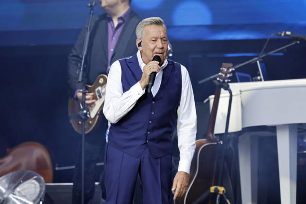 Schlager singer Roland Kaiser at his sold-out concert in front of 10,000 spectators as part of the KUNST RASEN Bonn Open Air in Bonn, August 15, 2026, North Rhine-Westphalia, Germany Copyright: xChristophxHardtx