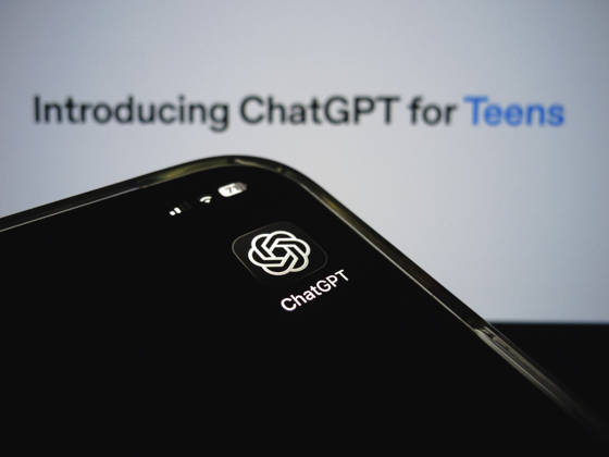 August 19, 2026, Taichung, Taiwan: ChatGPT app icon is displayed on a smartphone backdropped by OpenAI s ChatGPT for Teens introduction banner. Taichung Taiwan - ZUMAc217 20260819_zip_c217_002 Copyright: xAndrexM.xChangx