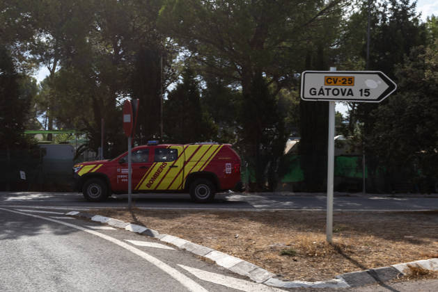 Fire in Segorbe, Castellón, Stabilized A fire truck at the entrance to the road to La Gatova, August 23, 2026, in Castellón, Valencian Community, Spain. The fire in Segorbe, Castellón, has been stabilized and is under control, as reported this Sunday morning, the 23rd, by the Castellón Provincial Firefighters Consortium. Consequently, the Military Emergency Unit (UME) has begun to withdraw its personnel from the area, after helping to contain the fire, which, according to figures released last Saturday, has affected more than 630 hectares. AUGUST 23, 2026 Segorbe, Castellón, Valencian Community Segorbe, Castellón, Valencian Community, Spain Copyright: xJavierxEscrichex 7727971