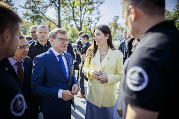 Johann Wadephul (CDU), Federal Minister of Foreign Affairs, participates in a flag-raising ceremony in Kharkiv to mark Ukrainian National Flag Day. Kharkiv, August 23, 2026. Photographed on behalf of the Federal Foreign Office. Kharkiv, Ukraine Copyright: xThomasxTrutschel AAx
