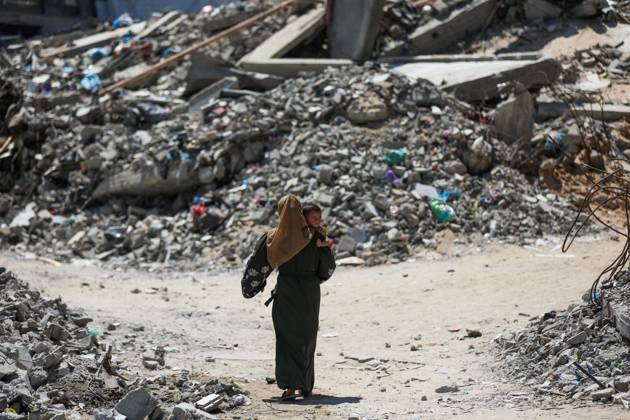 Palestinians live amid destruction in Jabalia camp JABALIA REFUGEE CAMP, NORTHERN GAZA STRIP, PALESTINE, AUGUST 23, 2026: Palestinians live amid the rubble of destroyed homes and extensive damage in Jabalia refugee camp in the northern Gaza Strip, facing difficult living conditions as they seek safety and basic necessities. JABALIA Palestine, State of Copyright: x xRamzixAbuxAmerx xJNAxPressx