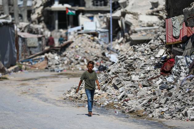 Palestinians live amid destruction in Jabalia camp JABALIA REFUGEE CAMP, NORTHERN GAZA STRIP, PALESTINE, AUGUST 23, 2026: Palestinians live amid the rubble of destroyed homes and extensive damage in Jabalia refugee camp in the northern Gaza Strip, facing difficult living conditions as they seek safety and basic necessities. JABALIA Palestine, State of Copyright: x xRamzixAbuxAmerx xJNAxPressx