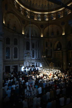 Mawlid al-Nabi in Istanbul ISTANBUL, TURKIYE - AUGUST 24: Muslims attend a Mawlid al-Nabi program at Eyup Sultan Mosque in Istanbul, Turkiye, on August 24, 2026. Believers offered prayers and supplications at the mosque. Ahmet Okatali Anadolu Istanbul Turkey. Editorial use only. Please get in touch for any other usage.  Copyright: x2026xAnadoluxAhmetxOkatalix