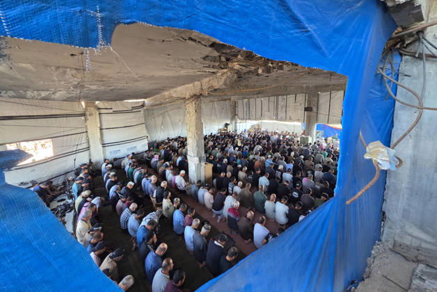 Palestinians Bury Three People in Khan Younis Palestinians attend the funeral of three people in Khan Younis, in the southern Gaza Strip, on August 25, 2026. Two died from wounds sustained in previous Israeli strikes, while the third was killed in an Israeli strike the previous evening. Photo by Tariq Mohammad APA Images Khan Yunis Gaza Strip Palestinian Territory 250826_Khan_Yunis_TM_04(25) Copyright: xapaimagesxTariqxMohammad xapaimagesx