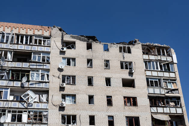 Aftermath of Russian attack on Ukraine s Kramatorsk KRAMATORSK, UKRAINE - AUGUST 25: A view of a residential building destroyed following a Russian airstrike in Kramatorsk, Ukraine, on August 25, 2026. Francisco Richart Anadolu Kramatorsk Ukraine. Editorial use only. Please get in touch for any other usage.  Copyright: x2026xAnadoluxFranciscoxRichartx