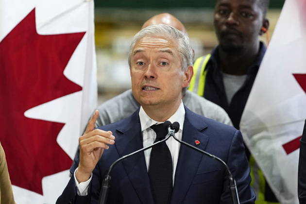 August 25, 2026, Ottawa, On, CAN: Minister of Finance and National Revenue Francois-Philippe Champagne speaks at a news conference on Canada s response to U.S. tariffs, at a roofing company in Ottawa, on Tuesday, Aug. 25, 2026. Ottawa CAN  - ZUMAc35_ 20260825_zaf_c35_011 Copyright: xJustinxTangx