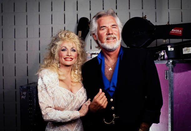 August 25, 2026, Nashville, Tennessee, USA: Country music legends DOLLY PARTON and KENNY ROGERS backstage at Opryland, April, 1990. Nashville USA - ZUMAn03_ 20260825_zaf_n03_001 Copyright: xRobinxRaynex