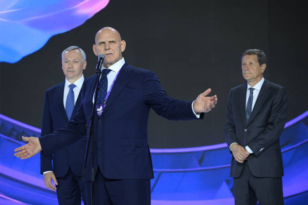 Russia Technoprom International Forum 9228769 26.08.2026 From left, Novosibirsk Region Governor Andrei Travnikov, Member of the Russian Federation Council Committee on Foreign Affairs Alexander Karelin and State Duma First Deputy Speaker Alexander Zhukov attend the opening ceremony of the Technoprom International Forum of Technological Development in Novosibirsk, Russia. Alexandr Kryazhev Sputnik Novosibirsk Russia  Copyright: xAlexandrxKryazhevx