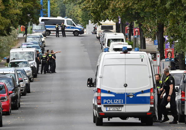 WWII bomb discovered in Berlin BERLIN, GERMANY - AUGUST 26: Police officers are seen near the Neukoelln Ship Canal, where an unexploded World War II bomb was discovered during construction work in Berlin, Germany, on August 26, 2026. The bomb is due to be defused later in the day, and the exclusion zone may be extended, potentially affecting residential buildings, schools, daycare centres and a nursing home. Volodymyr Sindieiev Anadolu Berlin Germany. Editorial use only. Please get in touch for any other usage.  Copyright: x2026xAnadoluxVolodymyrxSindieievx