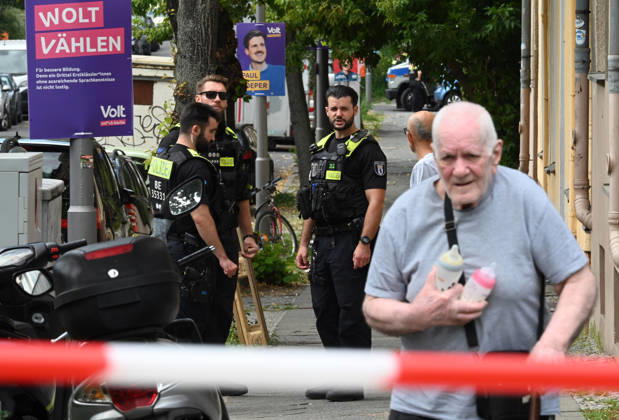 WWII bomb discovered in Berlin BERLIN, GERMANY - AUGUST 26: Police officers are seen near the Neukoelln Ship Canal, where an unexploded World War II bomb was discovered during construction work in Berlin, Germany, on August 26, 2026. The bomb is due to be defused later in the day, and the exclusion zone may be extended, potentially affecting residential buildings, schools, daycare centres and a nursing home. Volodymyr Sindieiev Anadolu Berlin Germany. Editorial use only. Please get in touch for any other usage.  Copyright: x2026xAnadoluxVolodymyrxSindieievx