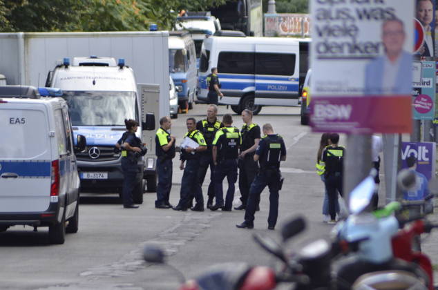 Bomb Discoveries in Berlin-Neukölln, August 26, 2026 7aIMG 0570777 Various views and scenes from this discovery in Berlin, Kiehlufer Copyright: 7aktuell.dex xLucaxFritzsche 0570777 20260826_7a_BOMENRAUMUNG_570777