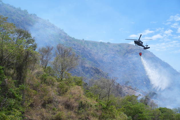 Wildfire in Colombia s Coello COELLO, COLOMBIA - AUGUST 26: Volunteers and firefighters work to contain a wildfire in Coello, Tolima department, Colombia, on August 26, 2026. Several municipalities across Tolima are facing wildfires fueled by dry conditions, high temperatures and strong winds, with emergency crews working to contain the flames and protect rural communities. Juancho Torres Anadolu Coello Colombia. Editorial use only. Please get in touch for any other usage.  Copyright: x2026xAnadoluxJuanchoxTorresx