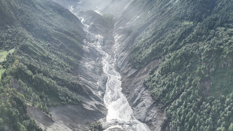 (260827) -- LHASA, Aug. 27, 2026 -- An aerial drone photo taken on Aug. 27, 2026 shows a mudslide-hit area in Nepal. The mudslide caused significant casualties along the China-Nepal border ) (SpotNews) NEPAL-MUDSLIDE-SCENE JigmexDorje 