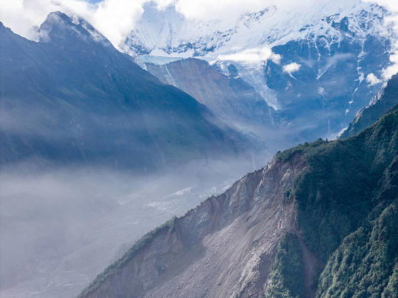 (260827) -- LHASA, Aug. 27, 2026 -- An aerial drone photo taken on Aug. 27, 2026 shows a mudslide-hit area in Nepal. The mudslide caused significant casualties along the China-Nepal border ) (SpotNews) NEPAL-MUDSLIDE-SCENE TenzingxNimaxQadhup 