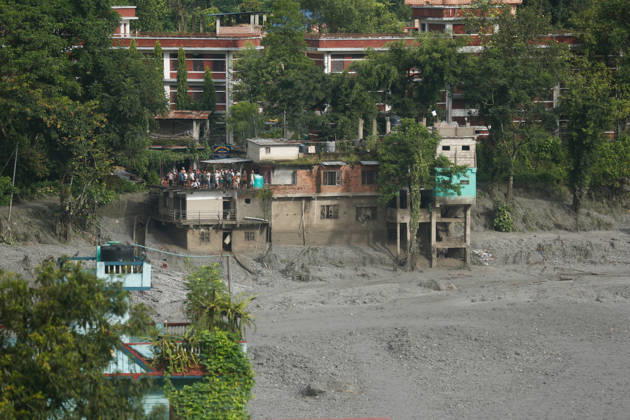 Flood Ravages Nuwakot Highway After Glacial Lake Outburst In Tibet A damaged section of a highway in Nuwakot, central Nepal, is seen on August 27, 2026, following a glacial lake outburst in Tibet. Rescue teams collect bodies, while residents displaced by the flooding shelter in elevated areas. The flooding has damaged roads and disrupted transportation in the region. Nuwakot Nepal  Copyright: xSanjitxPariyarx originalFilename: pariyar-notitle260827_npIIj.jpg