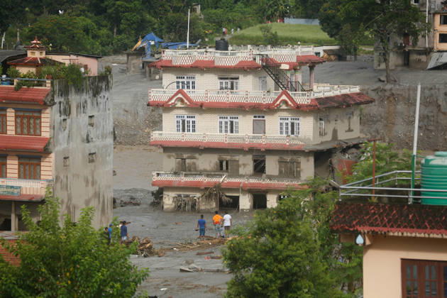 Flood Ravages Nuwakot Highway After Glacial Lake Outburst In Tibet A damaged section of a highway in Nuwakot, central Nepal, is seen on August 27, 2026, following a glacial lake outburst in Tibet. Rescue teams collect bodies, while residents displaced by the flooding shelter in elevated areas. The flooding has damaged roads and disrupted transportation in the region. Nuwakot Nepal  Copyright: xSanjitxPariyarx originalFilename: pariyar-notitle260827_nplfV.jpg