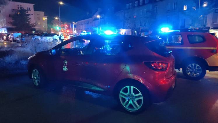 A car plowed into a crowd waiting at a bus stop in front of the Caen train station around 10:30 p.m. on Wednesday, August 26, in Caen. Léopold Picot, Radio France, Maxppp. Léopold Picot, Radio France, Maxppp, August 27, 2026 A car plowed into a crowd waiting at a bus stop in front of the Caen train station around 10:30 p.m. on Wednesday, August 26, in Caen, Caen, France, Aug. 27, 2026 A car deliberately drove into a group of about a dozen pedestrians near the Caen train station in Calvados on Wednesday, August 26, 2026. Two people were killed and nine were injured. An individual of Russian origin drove his vehicle into a group of around ten people on Wednesday, August 26, at approximately 10 p.m., in the area near the train station. The al Copyright: xRadioxFrance MaxpppxLÃ opoldxPicotx RF20260827851 RF2026082785