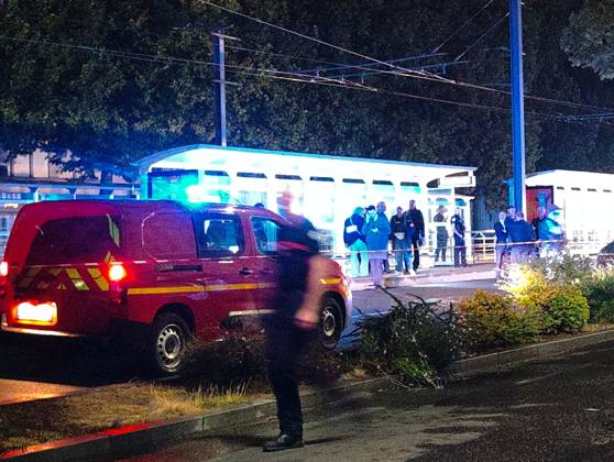 A car plowed into a crowd waiting at a bus stop in front of the Caen train station around 10:30 p.m. on Wednesday, August 26, in Caen. Léopold Picot, Radio France. Maxppp. Léopold Picot, Radio France. Maxppp, August 27, 2026 A car plowed into a crowd waiting at a bus stop in front of the Caen train station around 10:30 p.m. on Wednesday, August 26, in Caen, Caen, France, Aug. 27, 2026 A car deliberately drove into a group of about a dozen pedestrians near the Caen train station in Calvados on Wednesday, August 26, 2026. Two people were killed and nine injured. An individual of Russian origin drove his vehicle into a group of around ten people on Wednesday, August 26, at approximately 10 p.m., in the area near the train station. The alleged Copyright: xRadioxFrance MaxpppxLÃ opoldxPicotx RF20260827854 RF20260827_4