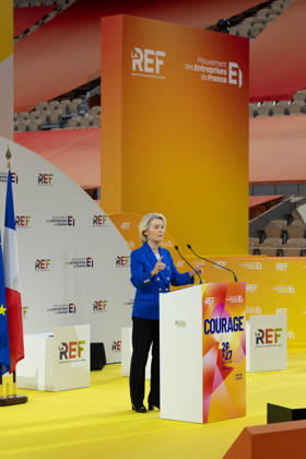 Second day of La REF 2026 meeting - Paris European Commission President Ursula von der Leyen during the La REF 2026 meeting of French entrepreneurs, organised by the MEDEF, France s main employers federation, at the Roland-Garros venue in Paris on August 27, 2026. Photo by Raphael Lafargue ABACAPRESS.COM Paris France Copyright: xLafarguexRaphael ABACAx