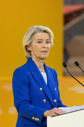 Second day of La REF 2026 meeting - Paris European Commission President Ursula von der Leyen during the La REF 2026 meeting of French entrepreneurs, organised by the MEDEF, France s main employers federation, at the Roland-Garros venue in Paris on August 27, 2026. Photo by Raphael Lafargue ABACAPRESS.COM Paris France Copyright: xLafarguexRaphael ABACAx