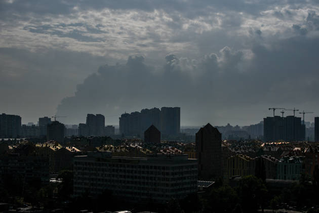 RECORD DATE NOT STATED Smoke rises over the Ukrainian capital following a Russian attack, Kyiv, Ukraine, on August 27, 2026. Since the night of August 27, Russian forces have been attacking the capital with ballistic missiles and strike drones. The overnight and daytime attacks have caused destruction and falling debris in several districts of Kyiv. Residential buildings, cars, a gymnasium and a medical facility have been damaged (Photo by Yevhen Kotenko Ukrinform) Smoke billows over Kyiv following Russian attack  Copyright: xYevhenxKotenkox