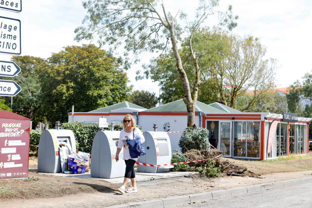 RECORD DATE NOT STATED Fouras, the storm on Wednesday, August 26, 2026; damage along the southern coast of Fouras Romuald Augé MAXPPP Fouras 27082026 Romuald Augé MAXPPP Thursday, August 27, 2026, in the aftermath of the strong winds that struck the Atlantic coast on Wednesday, August 26, villas on the southern coast of Fouras were heavily affected; firefighters are on site repairing the damage. Fouras, France, Aug. 27, 2026 In the wake of the strong winds that struck the Atlantic coast on Wednesday, August 26, villas on the southern coast of Fouras were heavily affected; firefighters are on site repairing the damage. Fouras, southern coast, France Copyright: xMAXPPPxRomualdxAugéx AUG202608274408 AUG202608274408