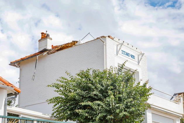 RECORD DATE NOT STATED Fouras, the storm on Wednesday, August 26, 2026: Damage along the southern coast of Fouras Romuald Augé MAXPPP Fouras 27082026 Romuald Augé MAXPPP Thursday, August 27, 2026, in the aftermath of the strong winds that struck the Atlantic coast on Wednesday, August 26, villas on the southern coast of Fouras were heavily affected; firefighters are on site repairing the damage. Fouras, France, Aug. 27, 2026 In the wake of the strong winds that struck the Atlantic coast on Wednesday, August 26, villas on the southern coast of Fouras were heavily affected; firefighters are on site repairing the damage. Fouras, waterfront, southern coast, France Copyright: xMAXPPPxRomualdxAugéx AUG202608274412 AUG202608274412