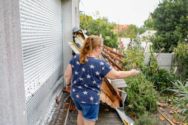 RECORD DATE NOT STATED Fouras, the storm on Wednesday, August 26, 2026; damage along the southern coast of Fouras Romuald Augé MAXPPP Fouras 27082026 Romuald Augé MAXPPP Thursday, August 27, 2026, in the aftermath of the strong winds that struck the Atlantic coast on Wednesday, August 26, villas on the southern coast of Fouras were heavily affected; firefighters are on site repairing the damage. Fouras, France, Aug. 27, 2026 In the wake of the strong winds that struck the Atlantic coast on Wednesday, August 26, villas on the southern coast of Fouras were heavily affected; firefighters are on site repairing the damage. Fouras, seaside, southern coast, France Copyright: xMAXPPPxRomualdxAugéx AUG202608274426 AUG202608274426