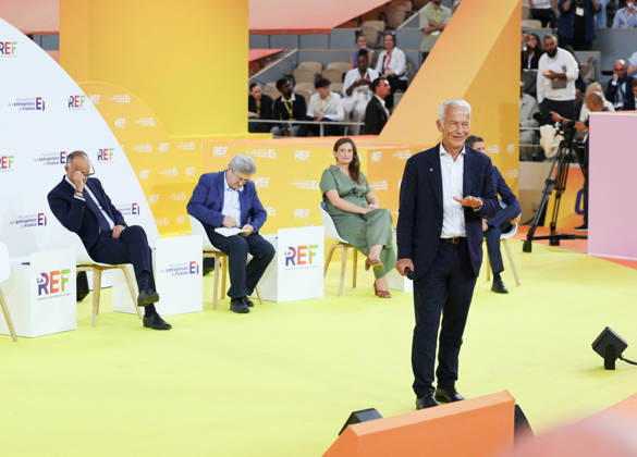 REF Medef - Presidential Debate Patrick Martin President of MEDEF at the presidential debate during the La REF 2026 meeting of French entrepreneurs, organised by the MEDEF, France s main employers federation, at the Roland-Garros venue in Paris, France on August 27, 2026. Photo by Raphael Lafargue ABACAPRESS.COM Paris France  Copyright: xLafarguexRaphael ABACAx
