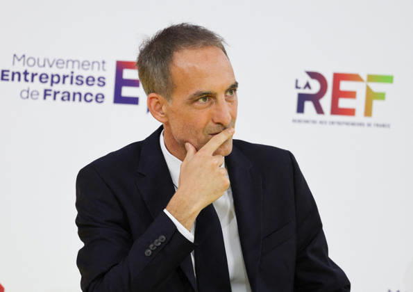 REF Medef - Presidential Debate French centre-left party Place publique s leader Raphael Glucksmann at the presidential debate during the La REF 2026 meeting of French entrepreneurs, organised by the MEDEF, France s main employers federation, at the Roland-Garros venue in Paris, France on August 27, 2026. Photo by Raphael Lafargue ABACAPRESS.COM Paris France  Copyright: xLafarguexRaphael ABACAx