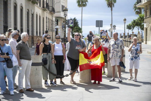 Ceuta Residents Protest in Front of City Hall Several people carry a Spanish flag as they protest in front of City Hall on August 27, 2026, in Ceuta, Spain. Ceuta residents denounce the government’s neglect and inaction one month after the mass influx of migrants on July 30. AUGUST 27, 2026 MIGRATION CRISIS Ceuta Ceuta, Spain  Copyright: xMarcosxMorenox 7734648