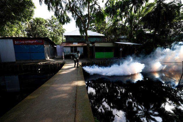 Dengue Outbreak in Bangladesh BARISHAL, BANGLADESH - AUGUST 27: A City Corporation worker is seen spreading mosquito repellent using a fogging machine in Barishal, Bangladesh on August 27, 2026. Niamul Rifat Anadolu Barishal Bangladesh. Editorial use only. Please get in touch for any other usage.  Copyright: x2026xAnadoluxNiamulxRifatx