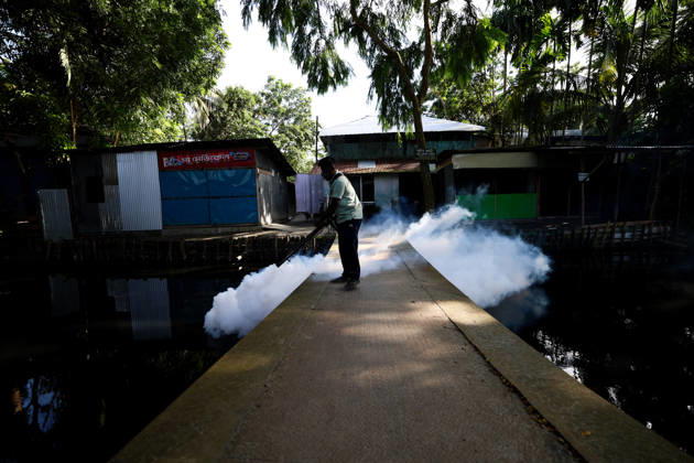 Dengue Outbreak in Bangladesh BARISHAL, BANGLADESH - AUGUST 27: A City Corporation worker is seen spreading mosquito repellent using a fogging machine in Barishal, Bangladesh on August 27, 2026. Niamul Rifat Anadolu Barishal Bangladesh. Editorial use only. Please get in touch for any other usage.  Copyright: x2026xAnadoluxNiamulxRifatx