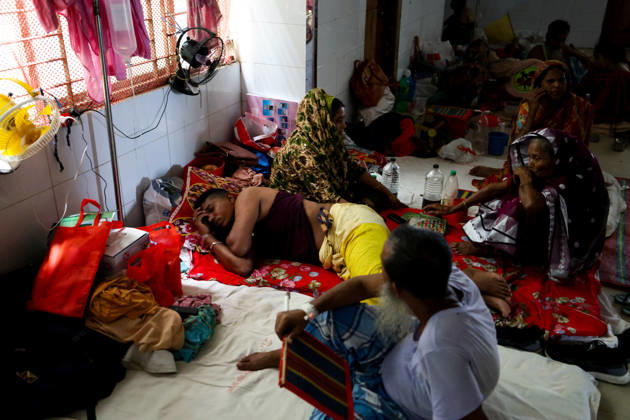 Dengue Outbreak in Bangladesh BARISHAL, BANGLADESH - AUGUST 27: A Patient is seen taking treatment at the Sher-E-Bangla Medical College Hospital after being diagnosed with Dengue in Barishal, Bangladesh on August 27, 2026. Niamul Rifat Anadolu Barishal Bangladesh. Editorial use only. Please get in touch for any other usage.  Copyright: x2026xAnadoluxNiamulxRifatx