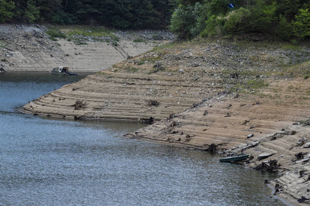 Low water level at the Otava and Lomnice rivers confluence at the Orlik Reservoir, on August 27, 2026, Zvikovske Podhradi, Czech Republic. (CTKxPhoto VaclavxPancer) CTKPhotoP2026082706495  CTKPhotoP2026082706495