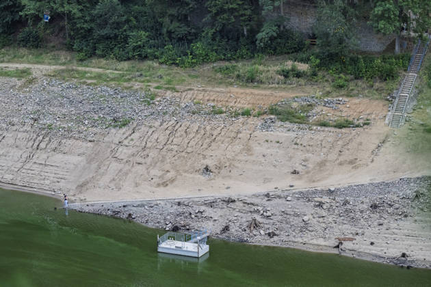 Low water level at the Otava and Lomnice rivers confluence at the Orlik Reservoir, on August 27, 2026, Zvikovske Podhradi, Czech Republic. (CTKxPhoto VaclavxPancer) CTKPhotoP2026082706500  CTKPhotoP2026082706500