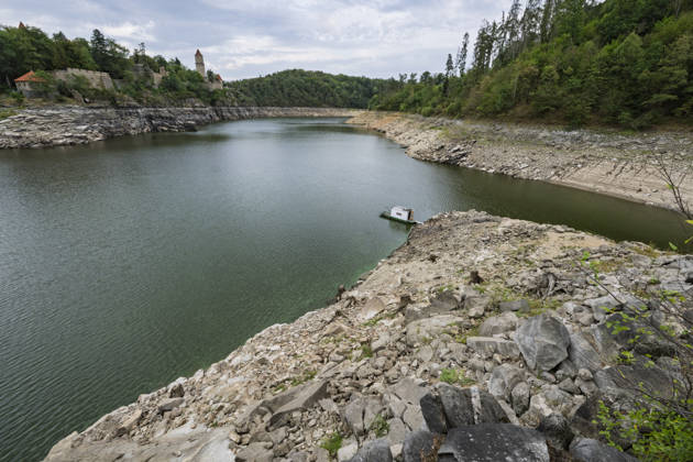 Low water level at the Otava and Lomnice rivers confluence at the Orlik Reservoir, on August 27, 2026, Zvikovske Podhradi, Czech Republic. (CTKxPhoto VaclavxPancer) CTKPhotoP2026082706515  CTKPhotoP2026082706515