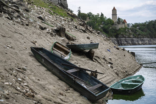 Low water level at the Otava and Lomnice rivers confluence at the Orlik Reservoir, on August 27, 2026, Zvikovske Podhradi, Czech Republic. (CTKxPhoto VaclavxPancer) CTKPhotoP2026082706534  CTKPhotoP2026082706534