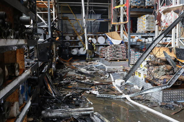 A rescuer works at an Epicenter hypermarket in the Osnovianskyi district, destroyed by a Russian drone attack, Kharkiv, Ukraine, August 27, 2026. A 40-year-old man was killed, and four others were injured in the strike. (Photo by Viacheslav Madiievskyi Ukrinform) Russian drone attacks home improvement hypermarket in Kharkiv  Copyright: xViacheslavxMadiievskyix