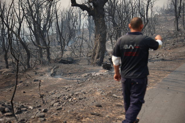 Wildfires in Algeria claim at least 12 lives across several provinces JIJEL, ALGERIA - AUGUST 27: Forest fires in eastern Algerian provinces turn green vegetation to ashes and cause material damage to homes and vehicles in the Beni Aicha village of Boraoui Belhadef Municipality in Jijel, Algeria on August 27, 2026. At least 12 people have died in wildfires that have swept through several provinces in Algeria, Interior Minister Said Sayoud said Wednesday, according to local media. The 159 fire outbreaks reported across the country have claimed five lives in Jijel, four in Bejaia and three in Tizi Ouzou. Hamza Zait Anadolu Jijel Algeria. Editorial use only. Please get in touch for any other usage.  Copyright: x2026xAnadoluxHamzaxZaitx