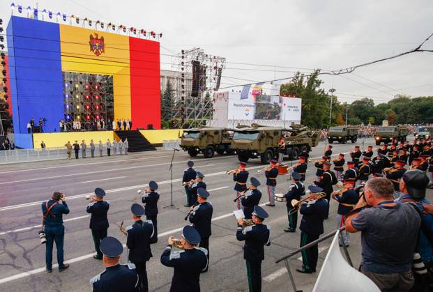 Moldova Independence Day 9230173 27.08.2026 The Atmos 2000 155mm Self-Propelled Artillery Systems take part in the military parade during Moldova s Independence Day celebrations in Chisinau, Moldova. Stringer Sputnik Chisinau Moldova  Copyright: xStringerx