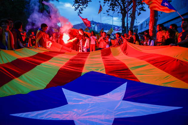 ANC Protest Outside Camp Nou Several people during a protest outside Camp Nou on August 27, 2026, in Barcelona, Catalonia, Spain. The rally was organized by the Catalan National Assembly (ANC) as an act of celebration of the estelada flag. The demonstration comes in response to the FC Barcelona board’s decision to cancel the tribute to the players who won the World Cup with the Spanish national team during this Thursday’s La Liga match against Athletic at Spotify Camp Nou AUGUST 27, 2026 INDEPENDENCE MOVEMENT NATIONAL SOCCER TEAM Kike Rincó Barcelona, Catalonia Barcelona, Catalonia, Spain  Copyright: xKikexRinconx 7734856