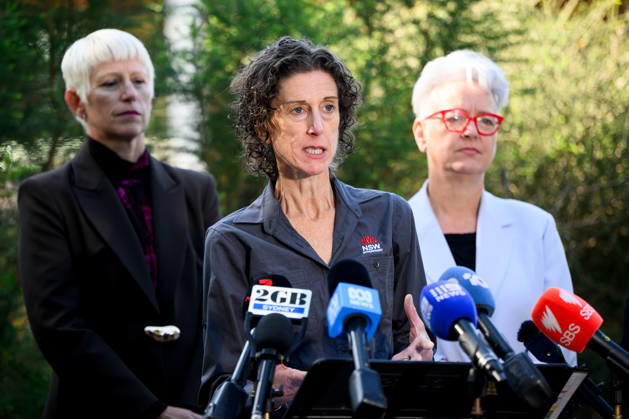 BIRD FLU PRESSER, NSW Department of Climate Change, Energy, the Environment and Water Executive Director Conservation Programs Ingrid Emery (centre) speaks to media during a press conference at Taronga Zoo, Sydney, Friday, August 28, 2026. The NSW Government has commenced a rollout of targeted vaccinations for vulnerable species of birds to help protect them against H5 avian influenza (bird flu). ( NO ARCHIVING SYDNEY NEW SOUTH WALES AUSTRALIA  Copyright: xBIANCAxDExMARCHIx 20260828152583064727