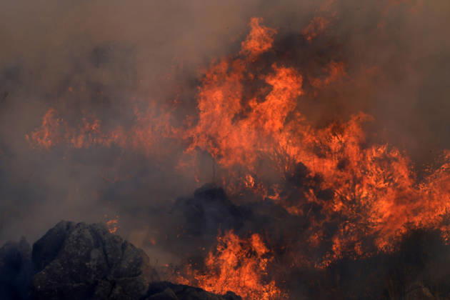 Firefighting efforts continue as wildfire burns in Sicily, Italy PALERMO, ITALY - AUGUST 27: A view of a wildfire that broke out on the slopes of Mount Gulino near Palermo in western Sicily, Italy, on August 27, 2026. Firefighters and forestry workers worked through the night to contain the flames and evacuate residents from settlements threatened by the fire. Two helicopters provided aerial support for firefighting efforts. Alberto Lo Bianco Anadolu Palermo Italy. Editorial use only. Please get in touch for any other usage.  Copyright: x2026xAnadoluxAlbertoxLoxBiancox
