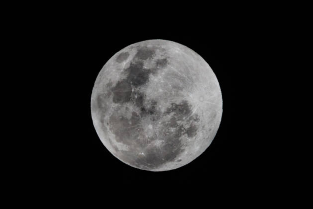 Santiago, August 27, 2026: A lunar eclipse known as the Blood Moon under cloudy skies in Santiago, Diego Martin Aton, Chile; Aton 1184787 jpeg Copyright: DIEGOxMARTIN ATONxCHILE