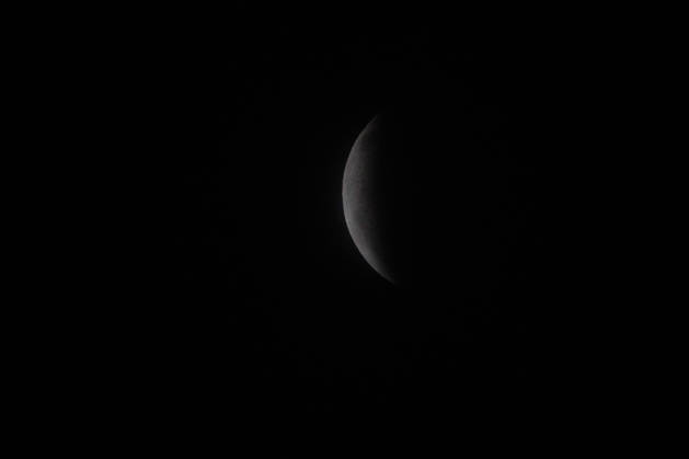 Santiago, August 27, 2026: Lunar eclipse known as the Blood Moon under cloudy skies in Santiago, Diego Martin Aton, Chile; Aton 1184789 jpeg Copyright: DIEGOxMARTIN ATONxCHILE