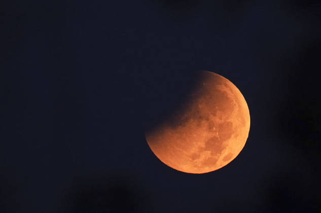 Partial lunar eclipse observed in Ankara ANKARA, TURKIYE - AUGUST 28: A partial lunar eclipse, caused by the Moon passing through Earth s shadow, is observed in Ankara, the capital of Turkiye, on August 28, 2026. Metin Aktas Anadolu Ankara Turkey. Editorial use only. Please get in touch for any other usage. Copyright: x2026xAnadoluxMetinxAktasx