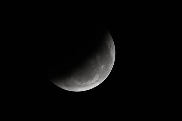 CAXIAS DO SUL, RS - 28.08.2026: ECLIPSE LUNAR CAXIAS DO SUL - Images of the deep partial lunar eclipse that will occur between the night of August 27th and the early morning of August 28th, 2026, visible throughout Brazil. Main Times (Brasilia Time): 10:24 PM (08 27): Beginning of the penumbral phase; 11:34 PM (08 27): Beginning of the partial eclipse; 1:13 AM (08 28): Peak of the eclipse (with approximately 96% of the Moon covered by the Earth& 39;s shadow); 2:52 AM (08 28): End of the partial phase; 4:02 AM (08 28): End of the penumbral eclipse. Caxias do Sul, RS (27 28). x3005951x  AntÃ nioxMachado