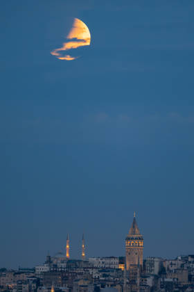 Partial lunar eclipse observed in Istanbul ISTANBUL, TURKIYE - AUGUST 28: A partial lunar eclipse, which occurs when part of the Moon passes through Earth s shadow, is seen alongside the Galata Tower in Istanbul, Turkiye, on August 28, 2026. Ahmet Okatali Anadolu Istanbul Turkey. Editorial use only. Please get in touch for any other usage.  Copyright: x2026xAnadoluxAhmetxOkatalix